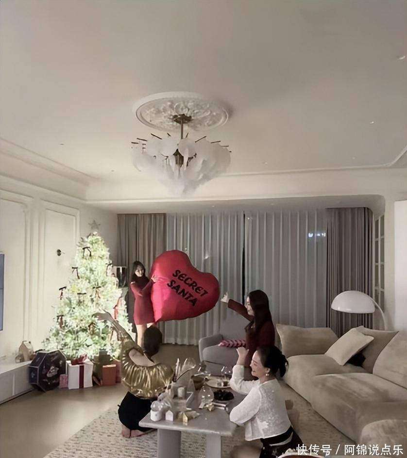 诞一细节暴露真实现状难怪当初看不上冯绍峰mg不朽情缘游戏平台37岁倪妮晒照过圣(图1) 诞一细节暴露真实现状难怪当初看不上冯绍峰mg不朽情缘游戏平台37岁倪妮晒照过圣(图1)