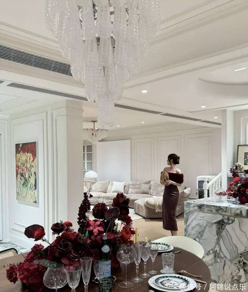 诞一细节暴露真实现状难怪当初看不上冯绍峰mg不朽情缘游戏平台37岁倪妮晒照过圣(图4) 诞一细节暴露真实现状难怪当初看不上冯绍峰mg不朽情缘游戏平台37岁倪妮晒照过圣(图4)