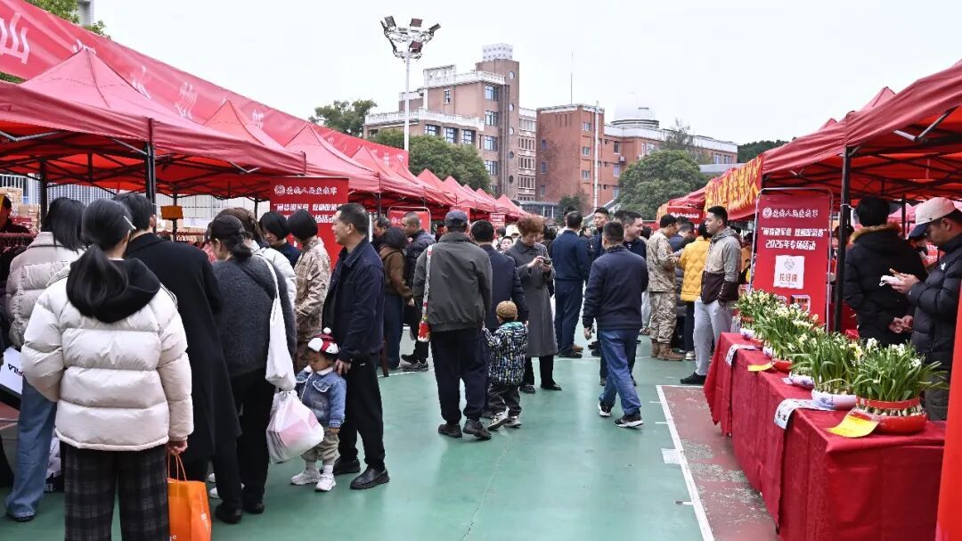 促消费”专场活动走进驻闽武警部队、海军部队mg不朽情缘专属优惠！“闽货进军营·双拥(图5)